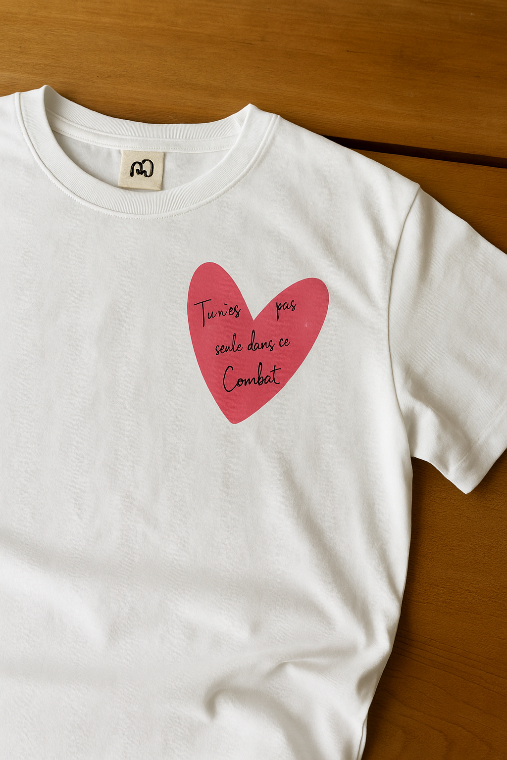 T-shirt "tu n'es pas seule dans ce combat (lune)"