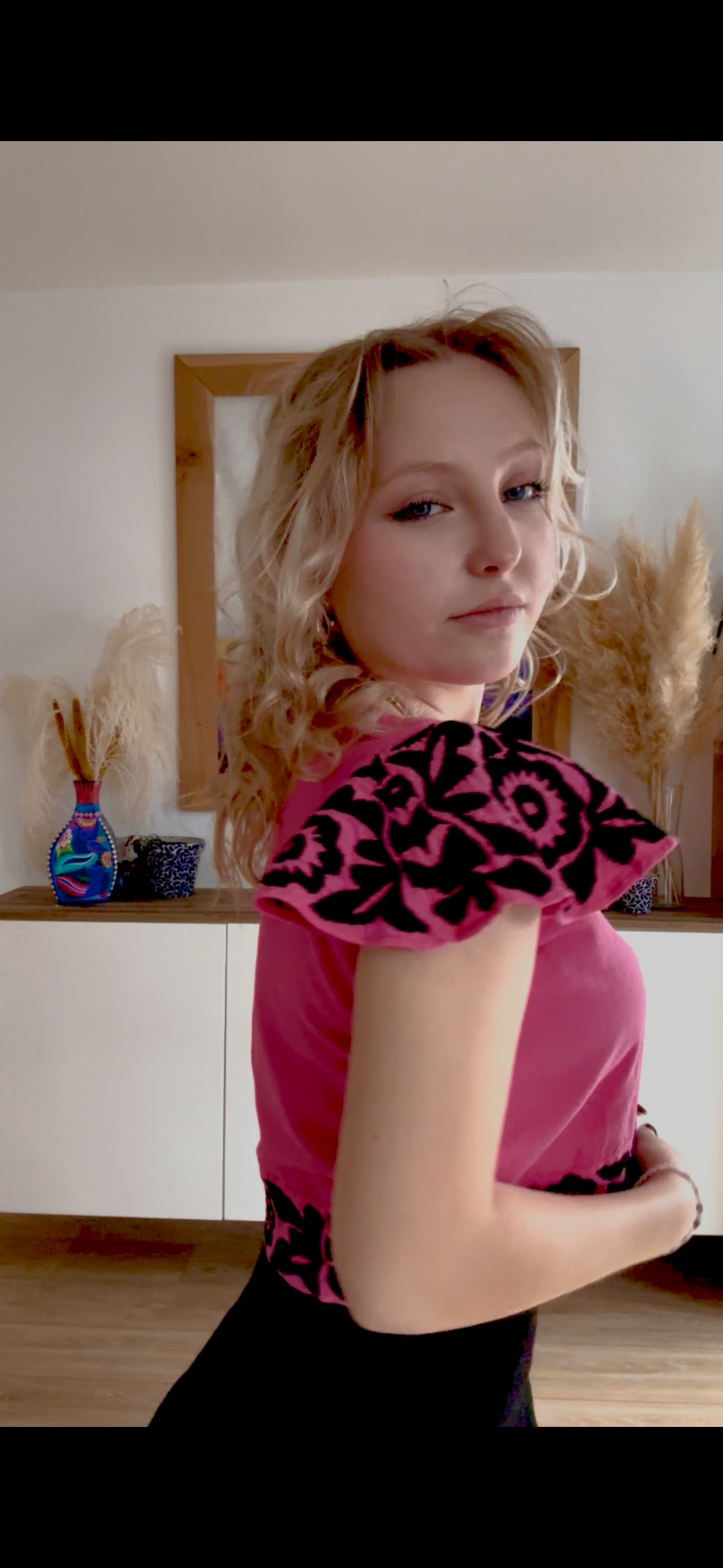 Haut Rose Brodé