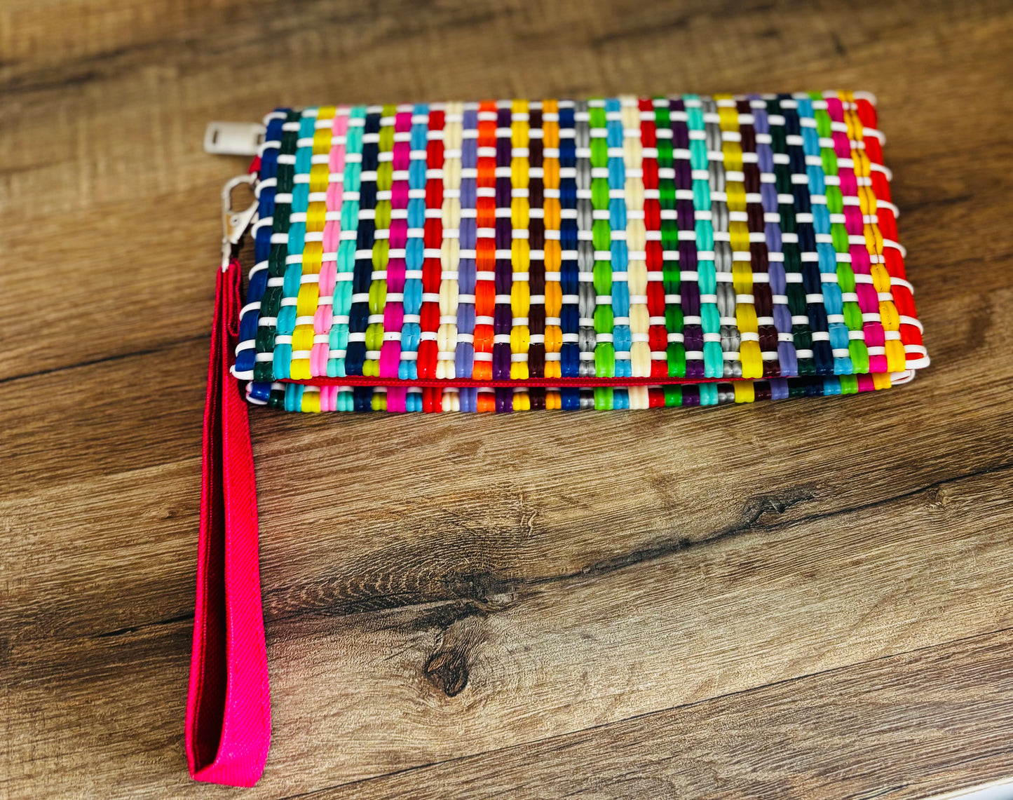 Porte-Téléphone chewing-gum — Compact, pratique et stylé 📲 🌈👙