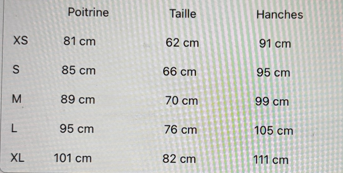 T-shirt regular fit col V écrou à personnaliser