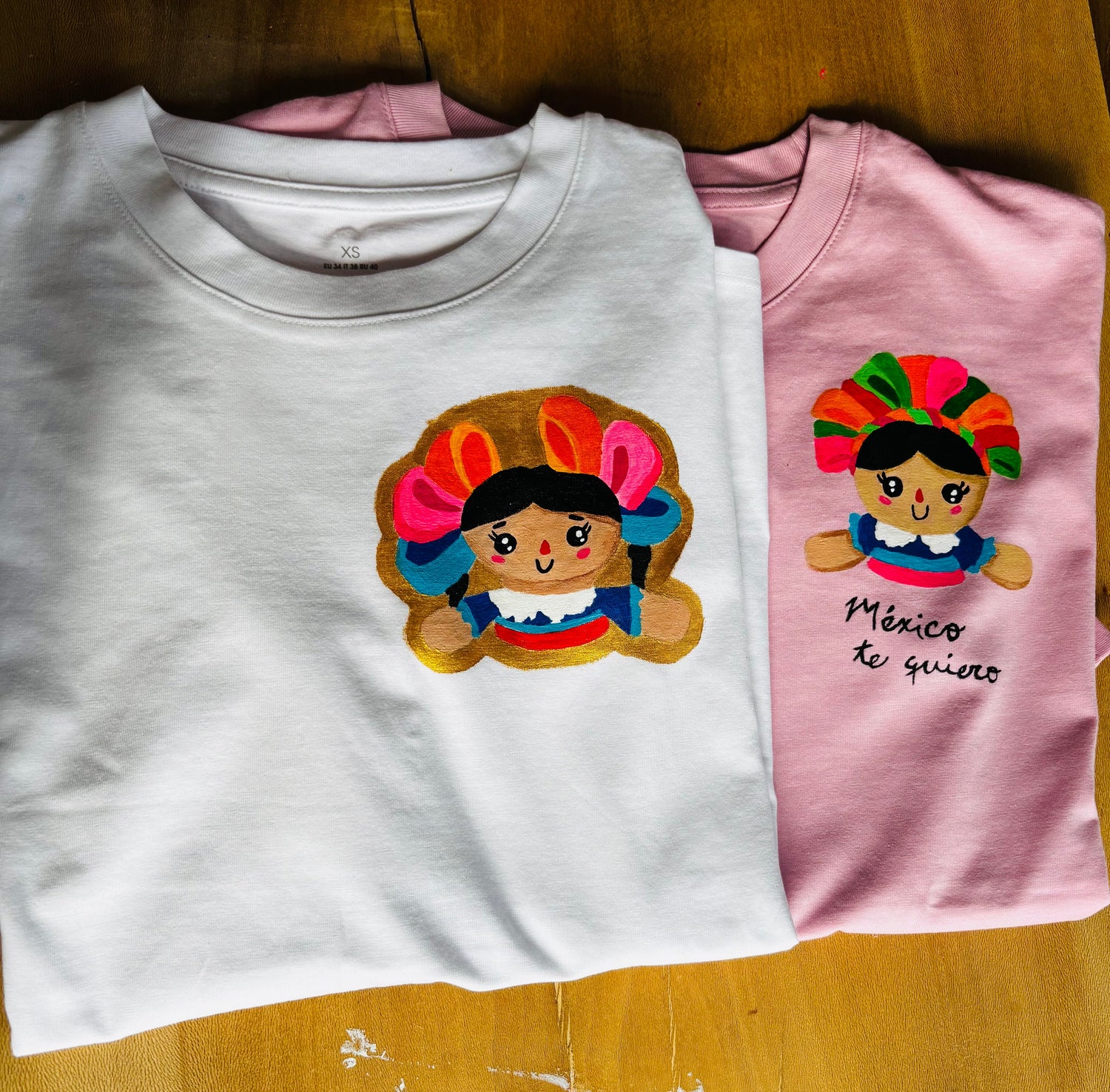 T-shirts et hauts peints à la main