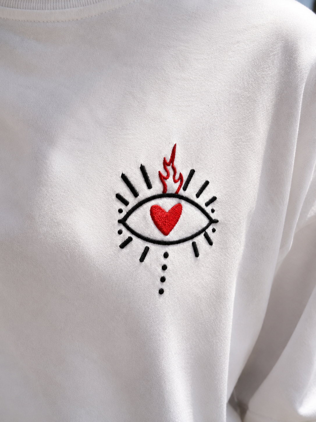 T-shirt Col rond coupe boxy "Joli Chaos"