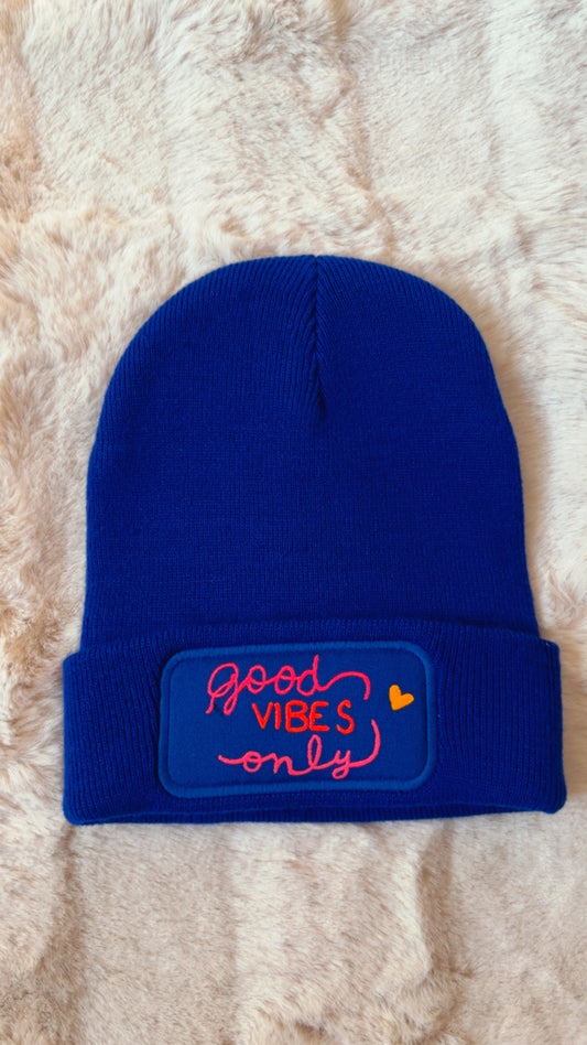 Bonnet bleu "Good Vibes Only"