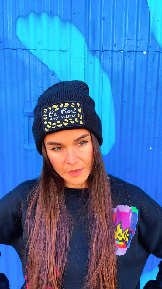 Bonnet avec patch amovible "Be real not perfect"