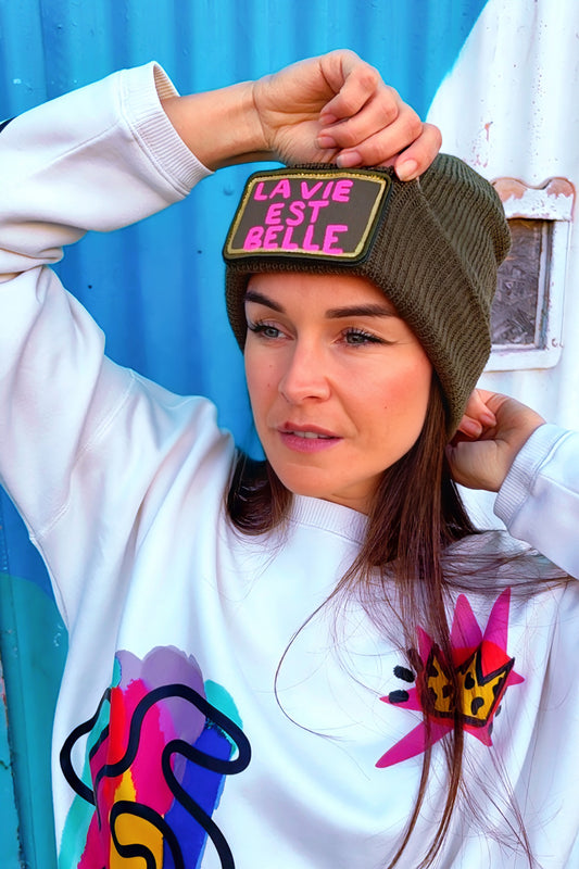 Bonnet avec patch amovible "La vie est belle"