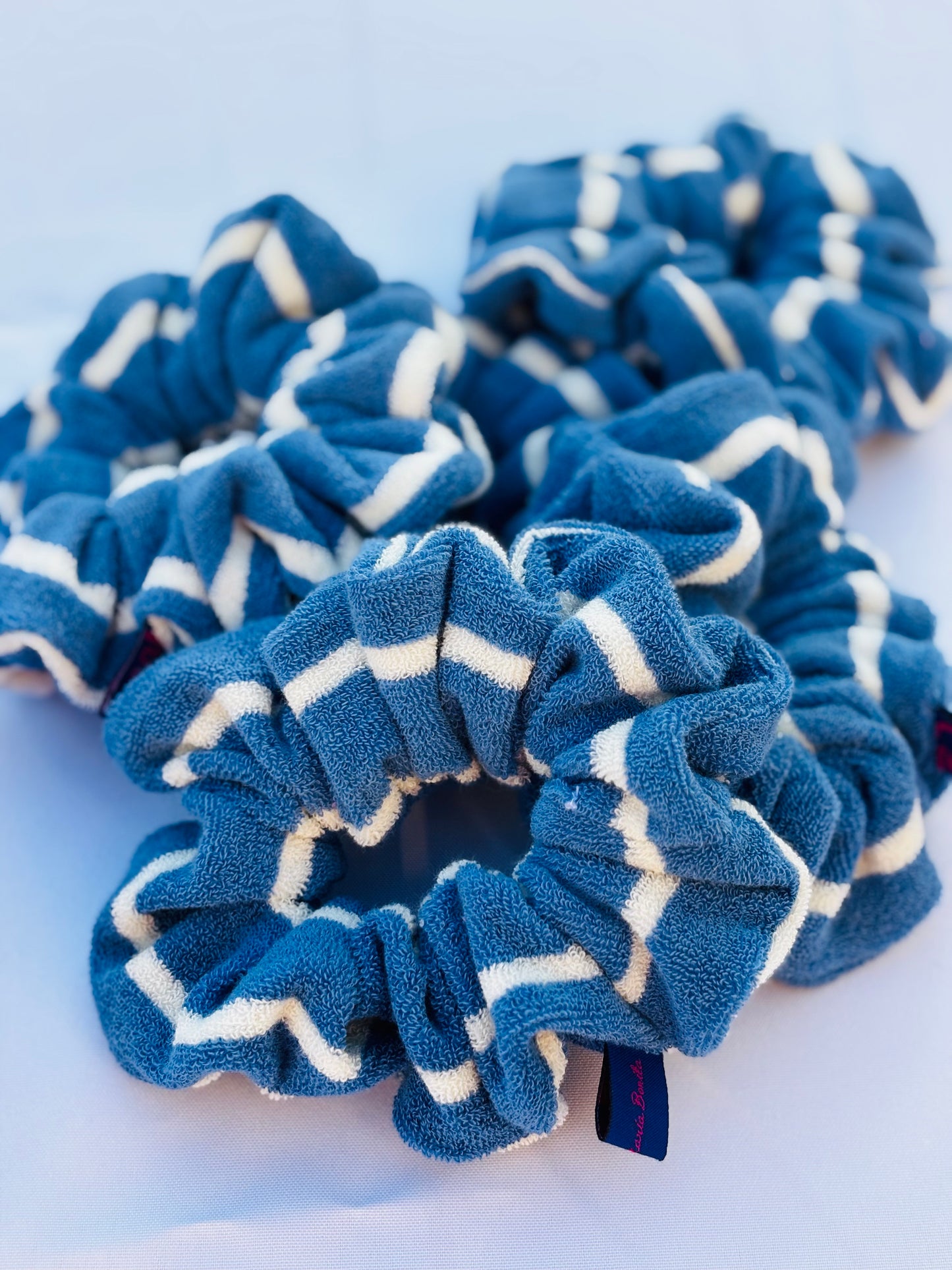 Chouchou éponge Blue-blanc M- 13 cm