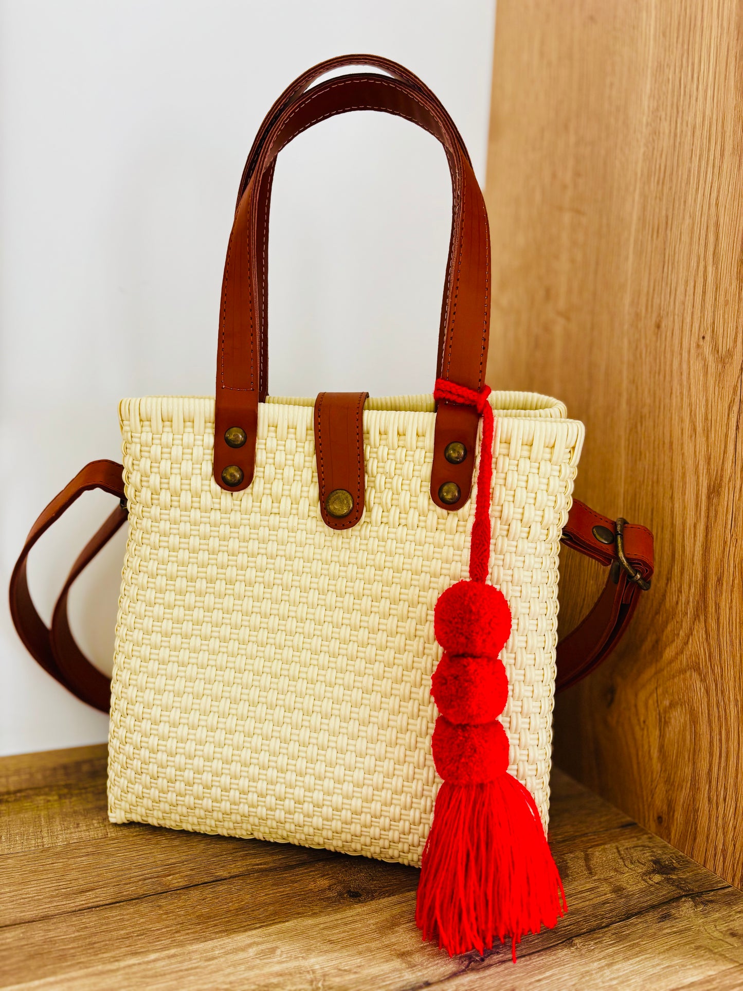 Tote bag beige avec bandoulière en cuir
