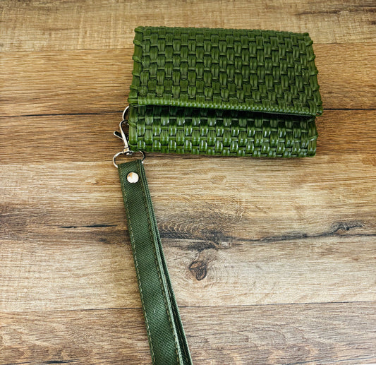 Portefeuille vert— Petit format, grande élégance 🍃