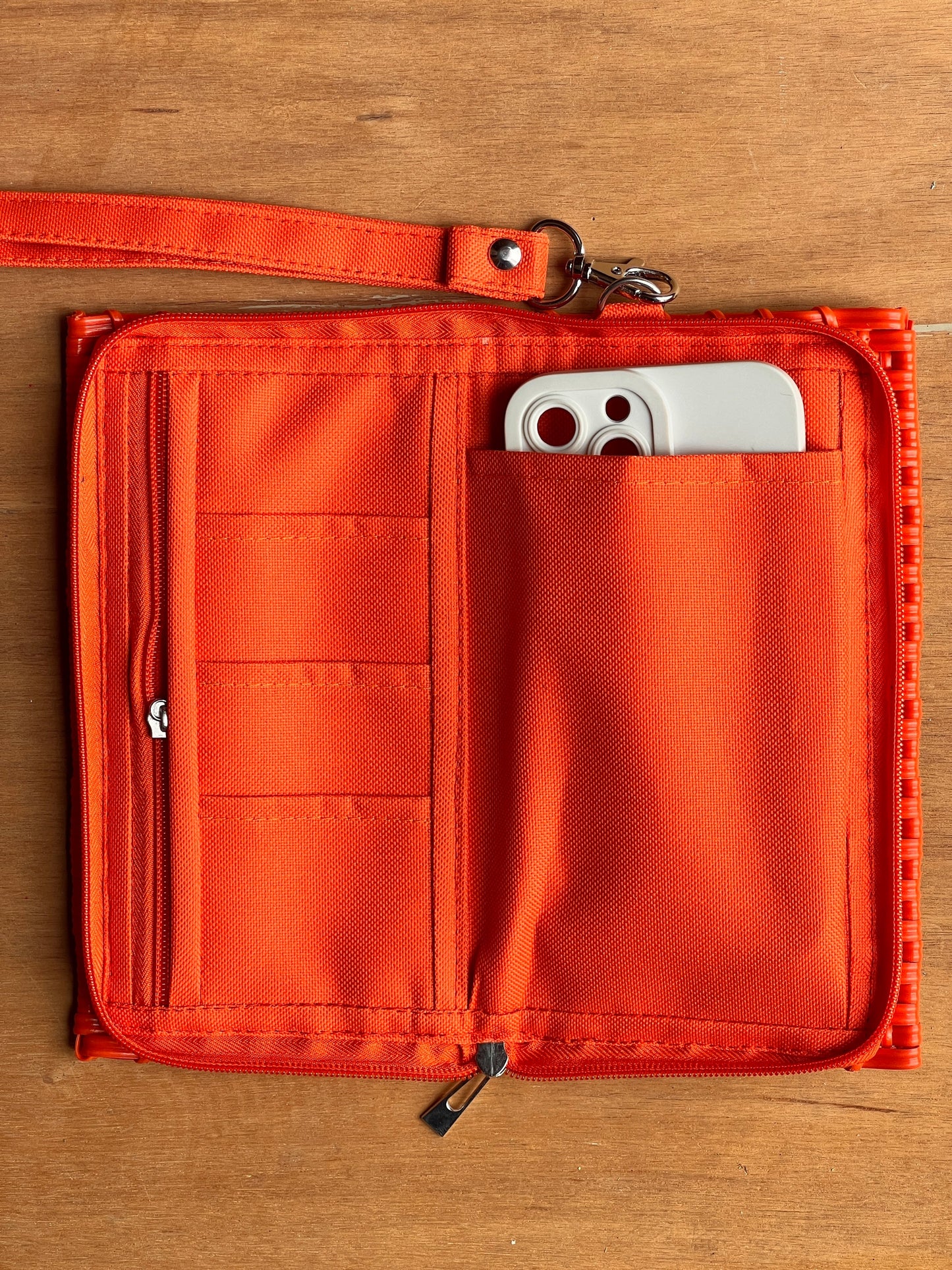 Porte-Téléphone Orange — Compact, pratique et stylé 📱🔥